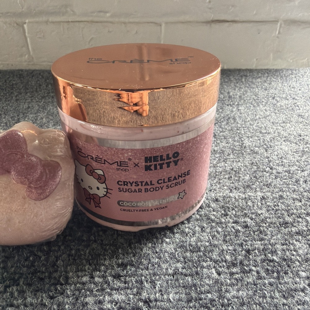 The Creme Shop X Hello Kitty Lovely Luxury Set Coco Rose Scented Bath Bomb,Scrub - Picture 2 of 15